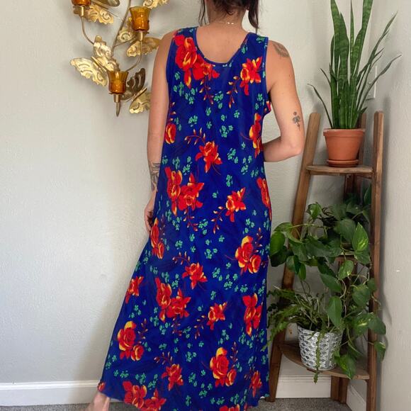 Vintage Sleeveless Maxi Dress - Picture 4 of 6